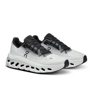 NWT On Running Cloudtilt women’s Shoes — White/Black